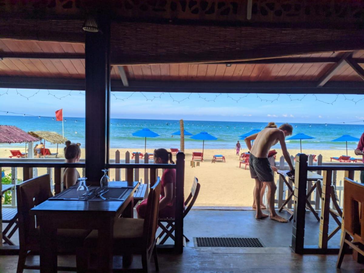 Blue Sand Beach Resort Triquinimale Exterior foto