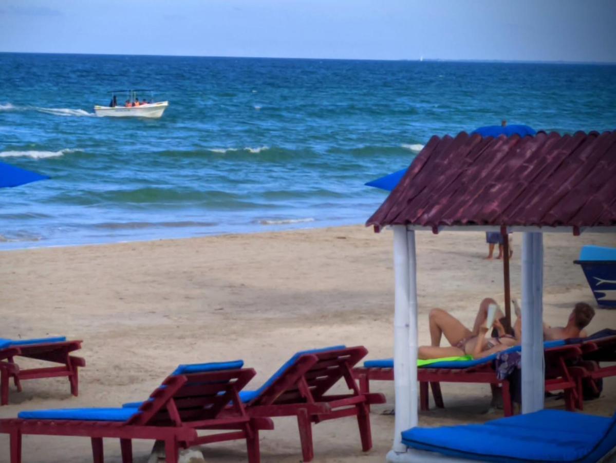 Blue Sand Beach Resort Triquinimale Exterior foto
