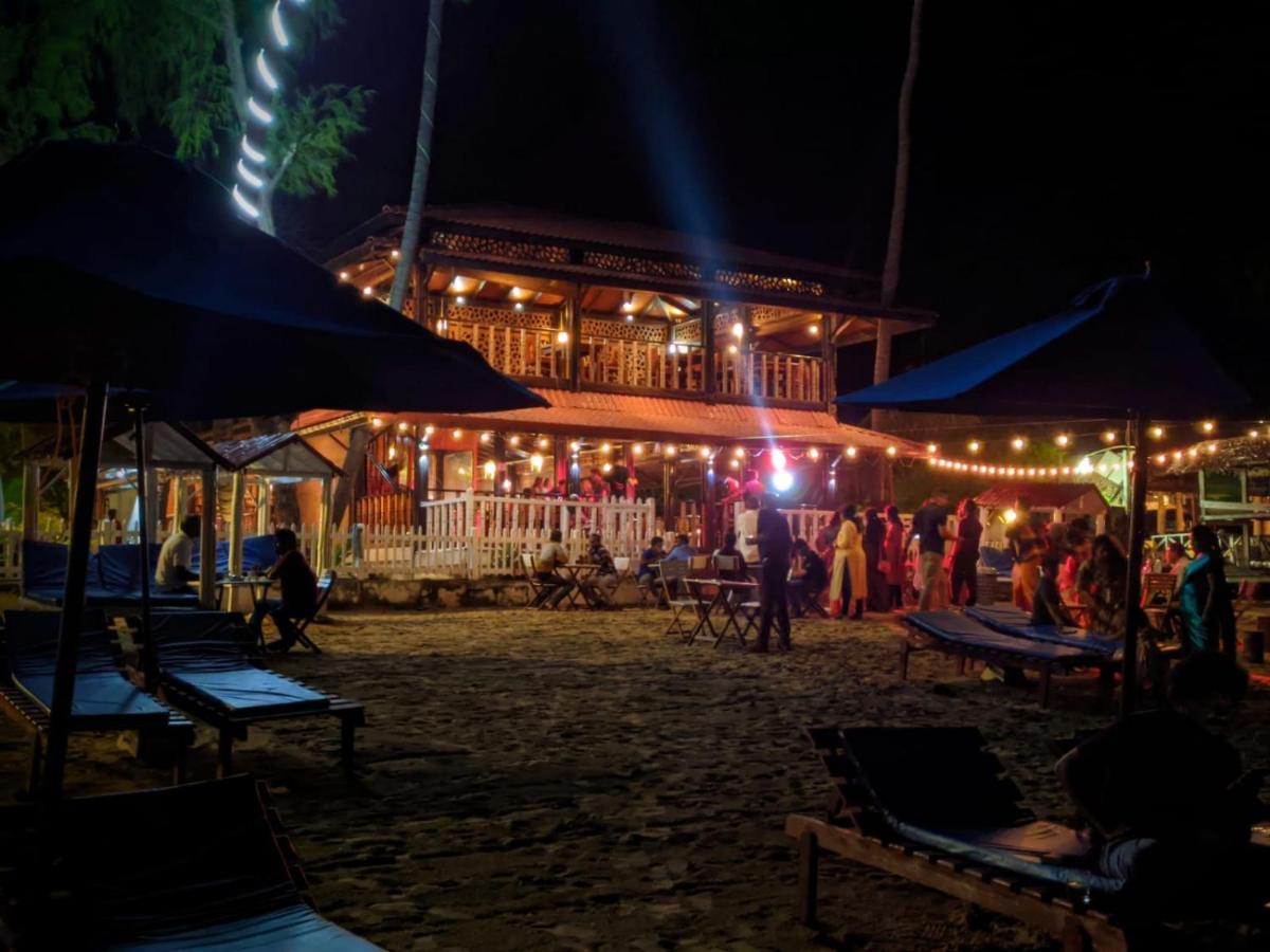 Blue Sand Beach Resort Triquinimale Exterior foto