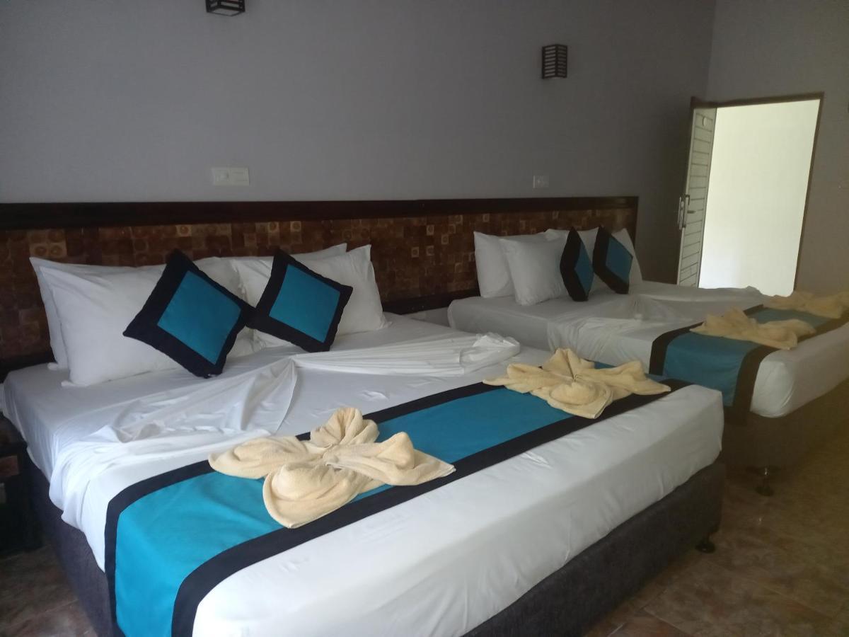 Blue Sand Beach Resort Triquinimale Exterior foto