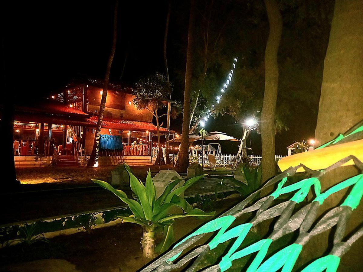 Blue Sand Beach Resort Triquinimale Exterior foto