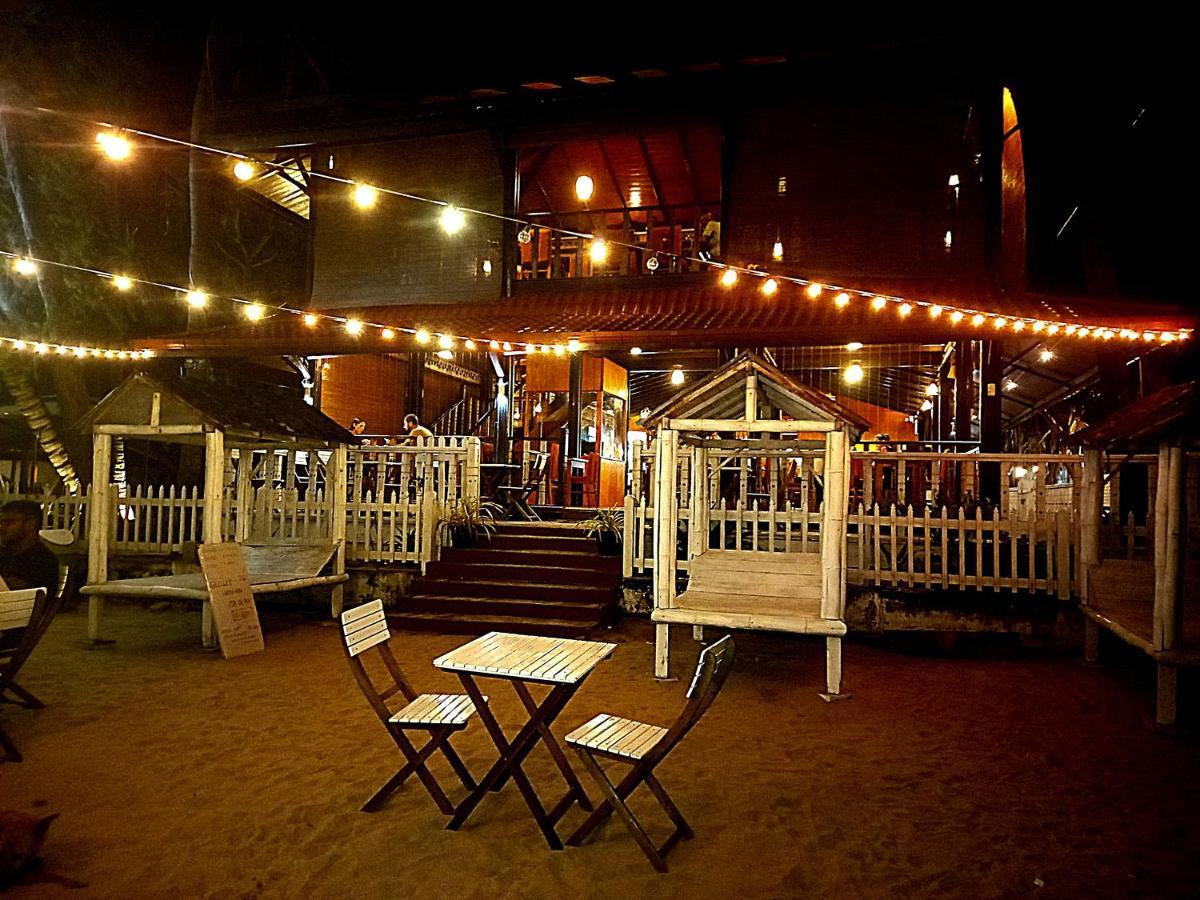 Blue Sand Beach Resort Triquinimale Exterior foto