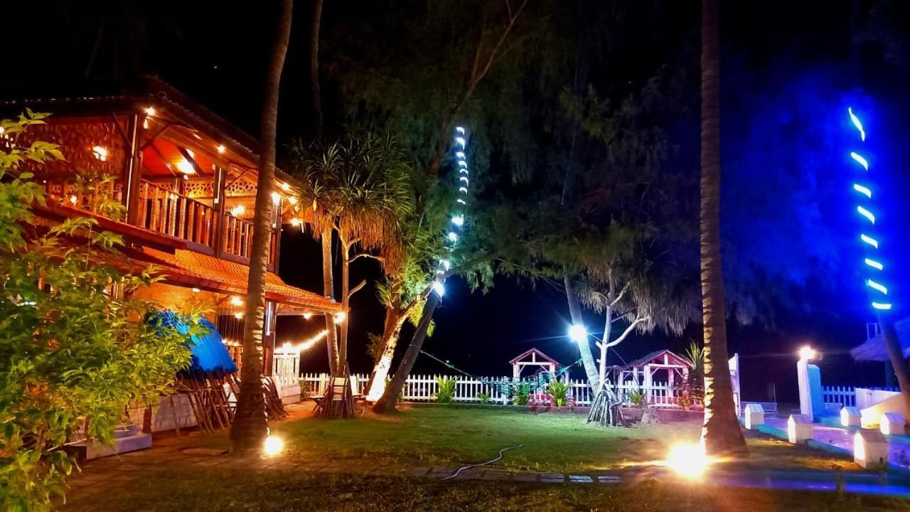 Blue Sand Beach Resort Triquinimale Exterior foto