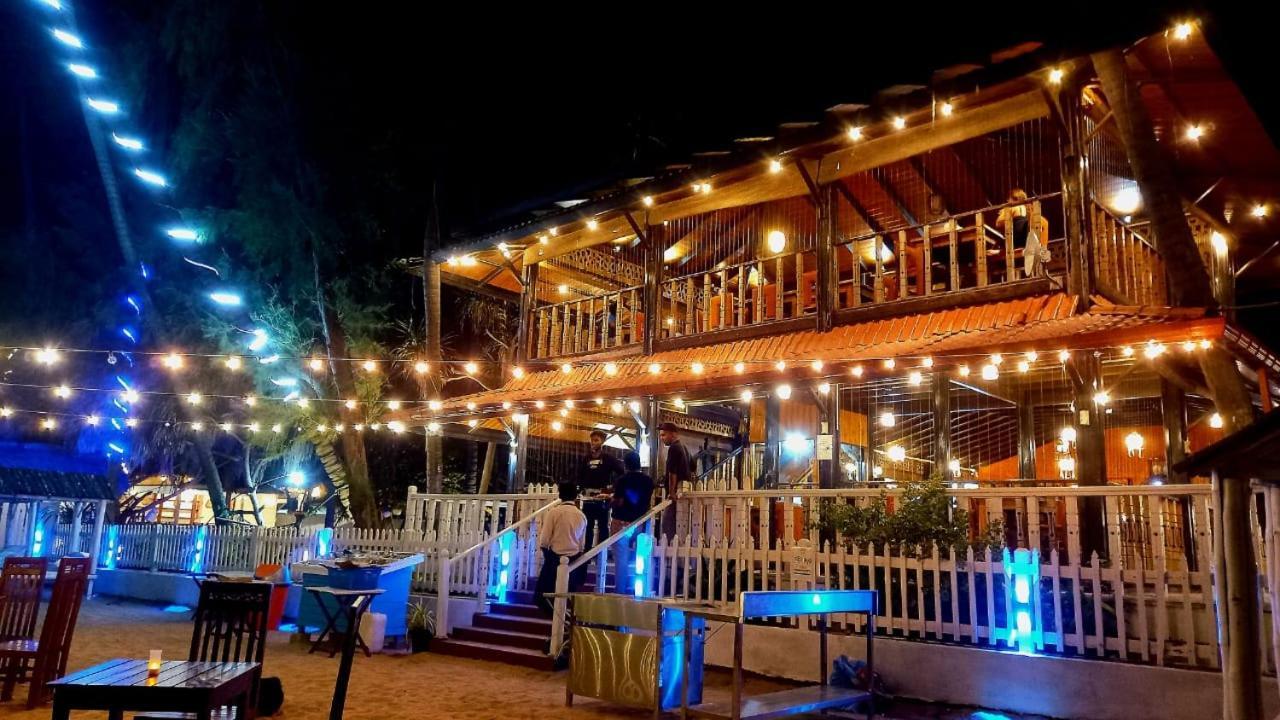 Blue Sand Beach Resort Triquinimale Exterior foto